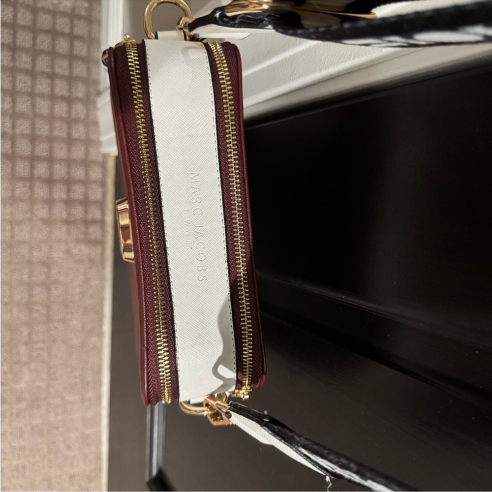 Marc Jacobs Red and White Crossbody Bag - Picture 3 of 6